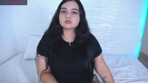 Small desi teen girl play with her little tits and wet pussy
